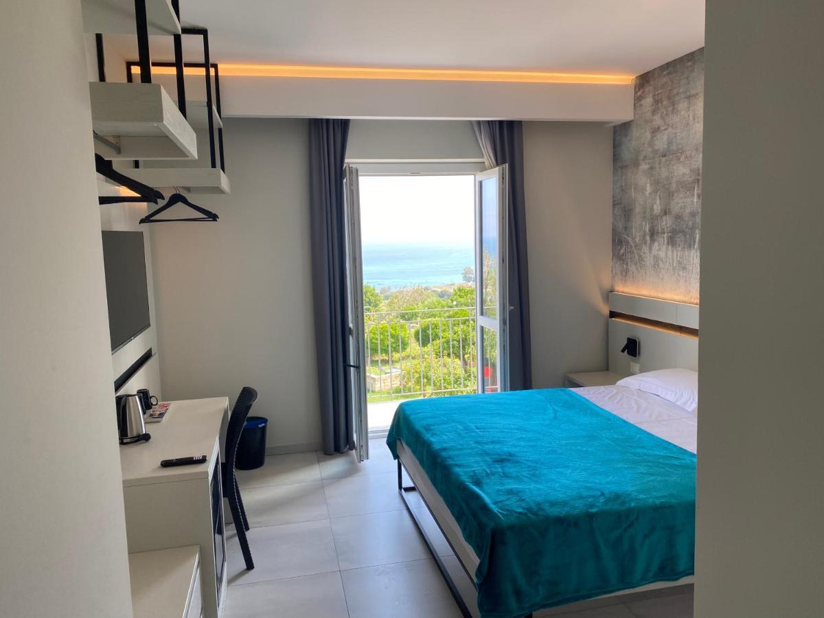 Gabriel Holidays Tropea Bagian luar foto