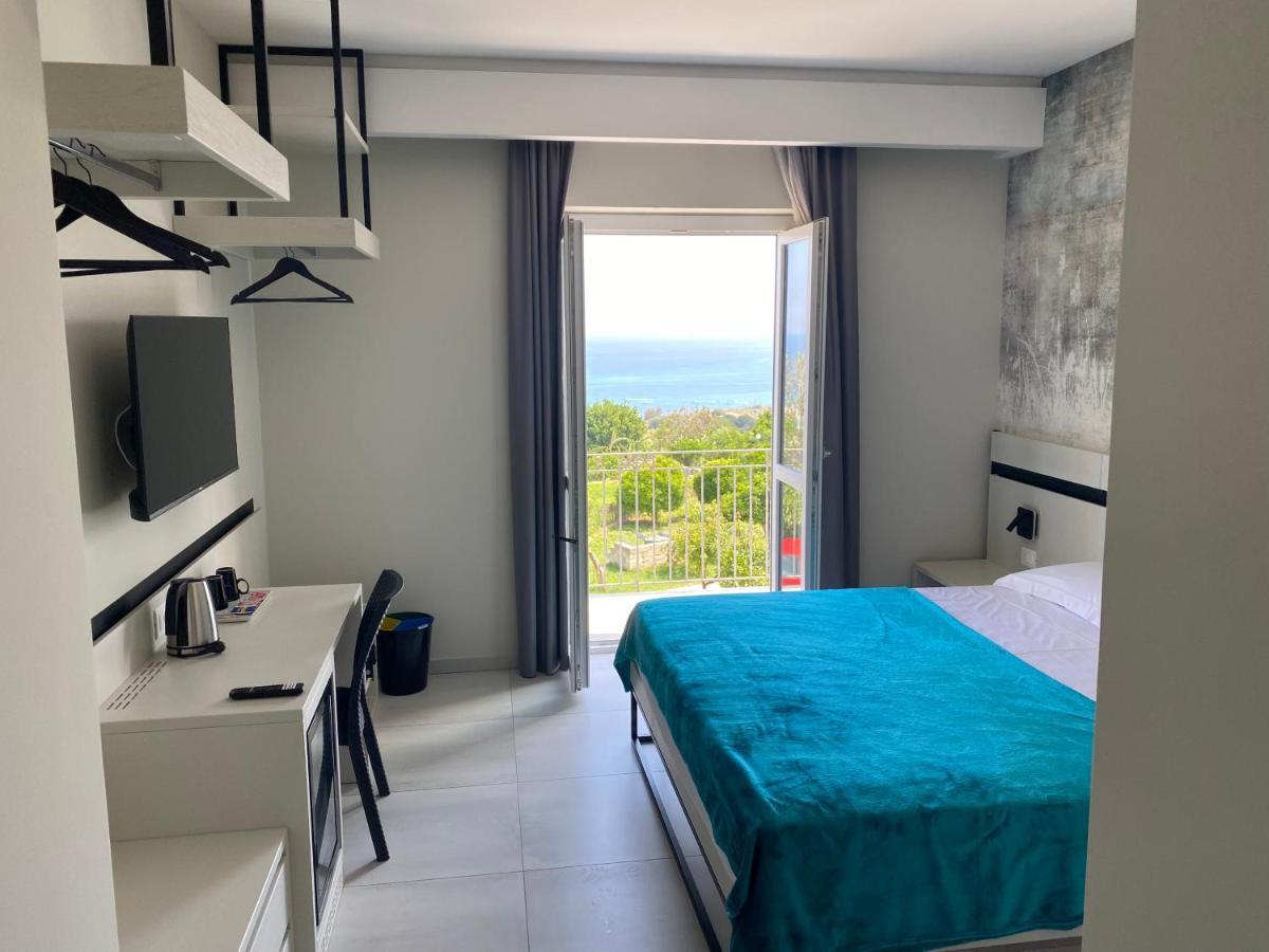 Gabriel Holidays Tropea Bagian luar foto