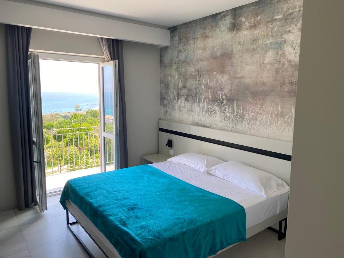 Gabriel Holidays Tropea Bagian luar foto